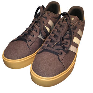 NEW Adidas Unisex Men Size 10, Women Size 11 Daily 4.0 Lace Up Casual Sneakers